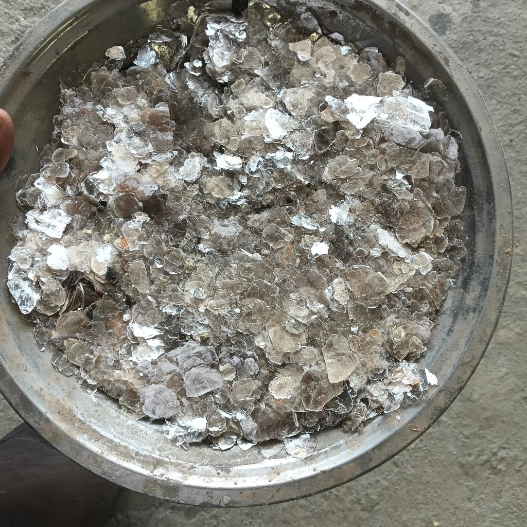 AAA Grade Mica Flakes